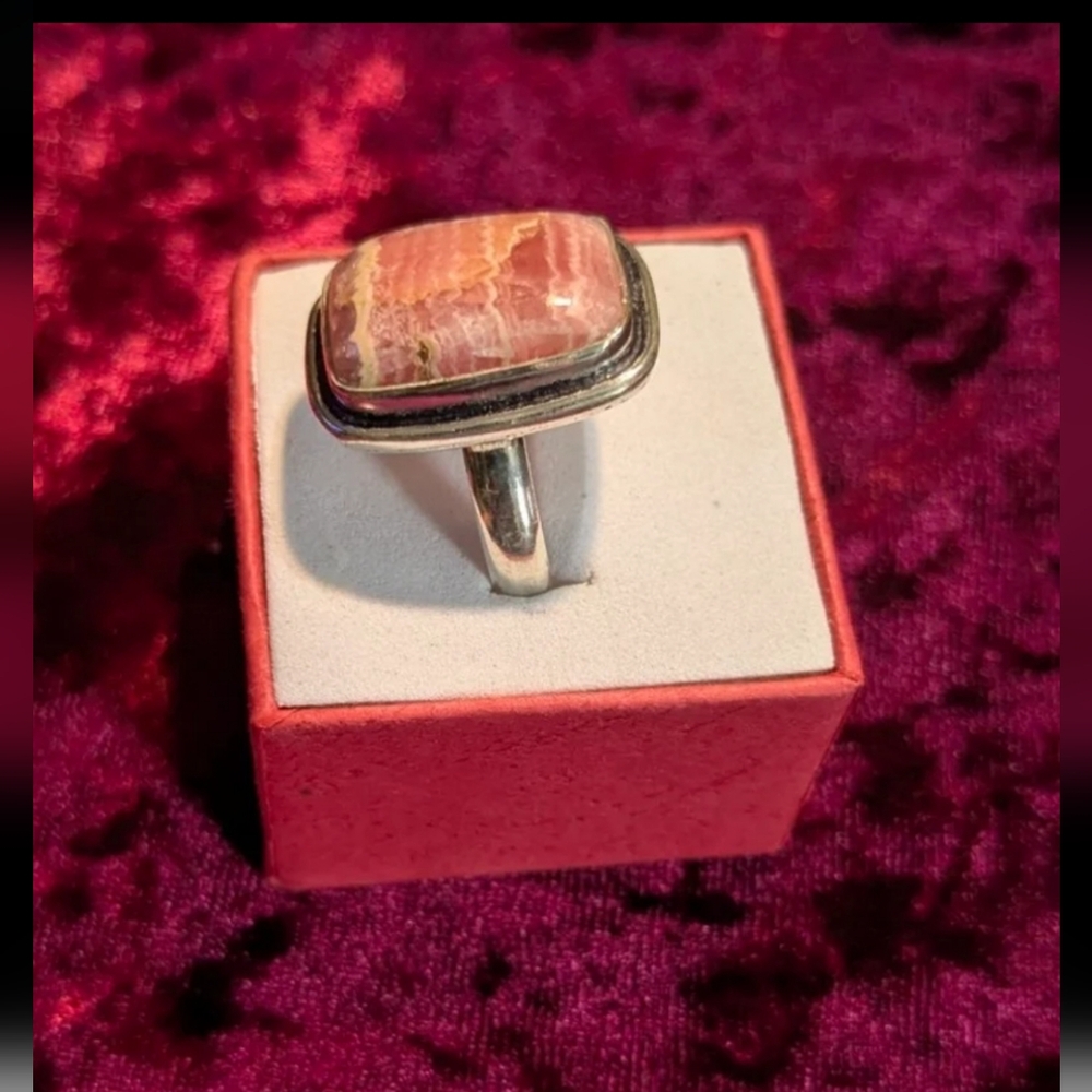 Handcrafted Rhodochrosite Rectangle Banded Ring (8) - Picture 9 of 13